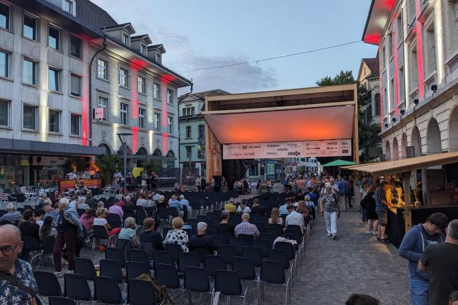 Die Multifunktionsleinwand an den Langenthaler Kinonächten.